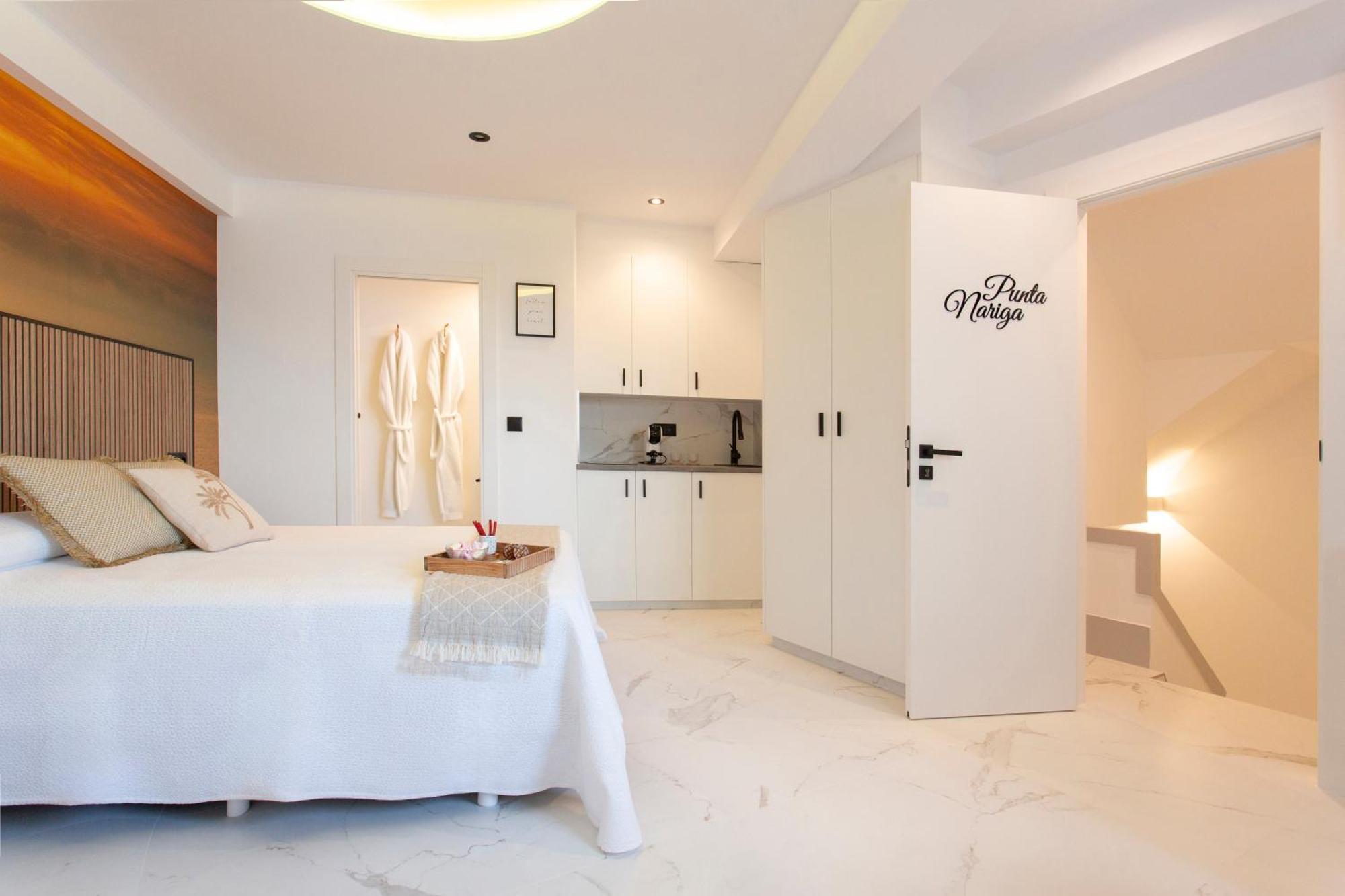 Apartamentos Triple M Malpica Bagian luar foto